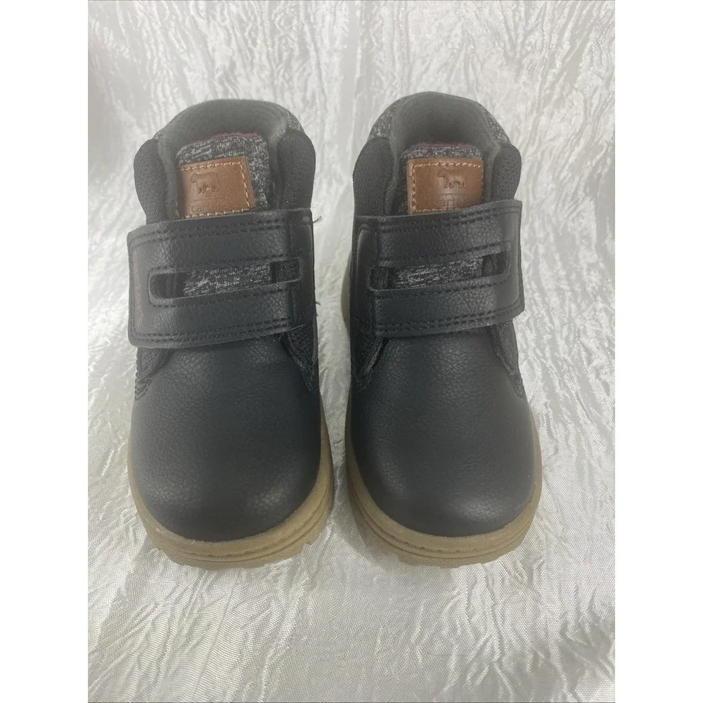 Carters‎ Toddler  Sporty Boots Size 6  Stylish & Comfortable Shoes